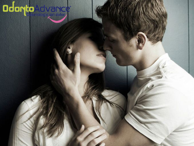 ¡Conoce los músculos que se utilizan al besar!